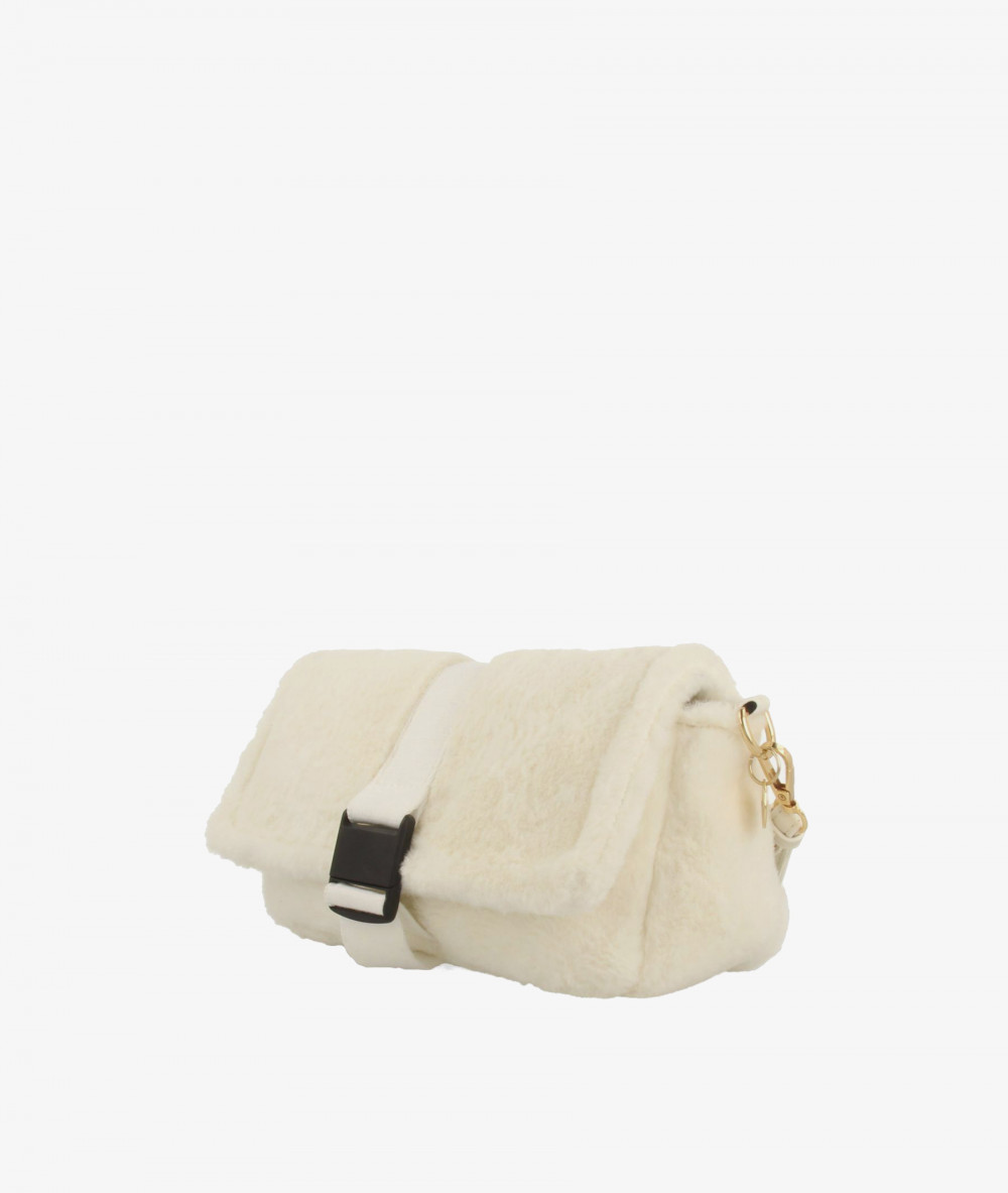 Elevate your look! Our Bag collection a combination of design, quality and comfort for your daily outfits