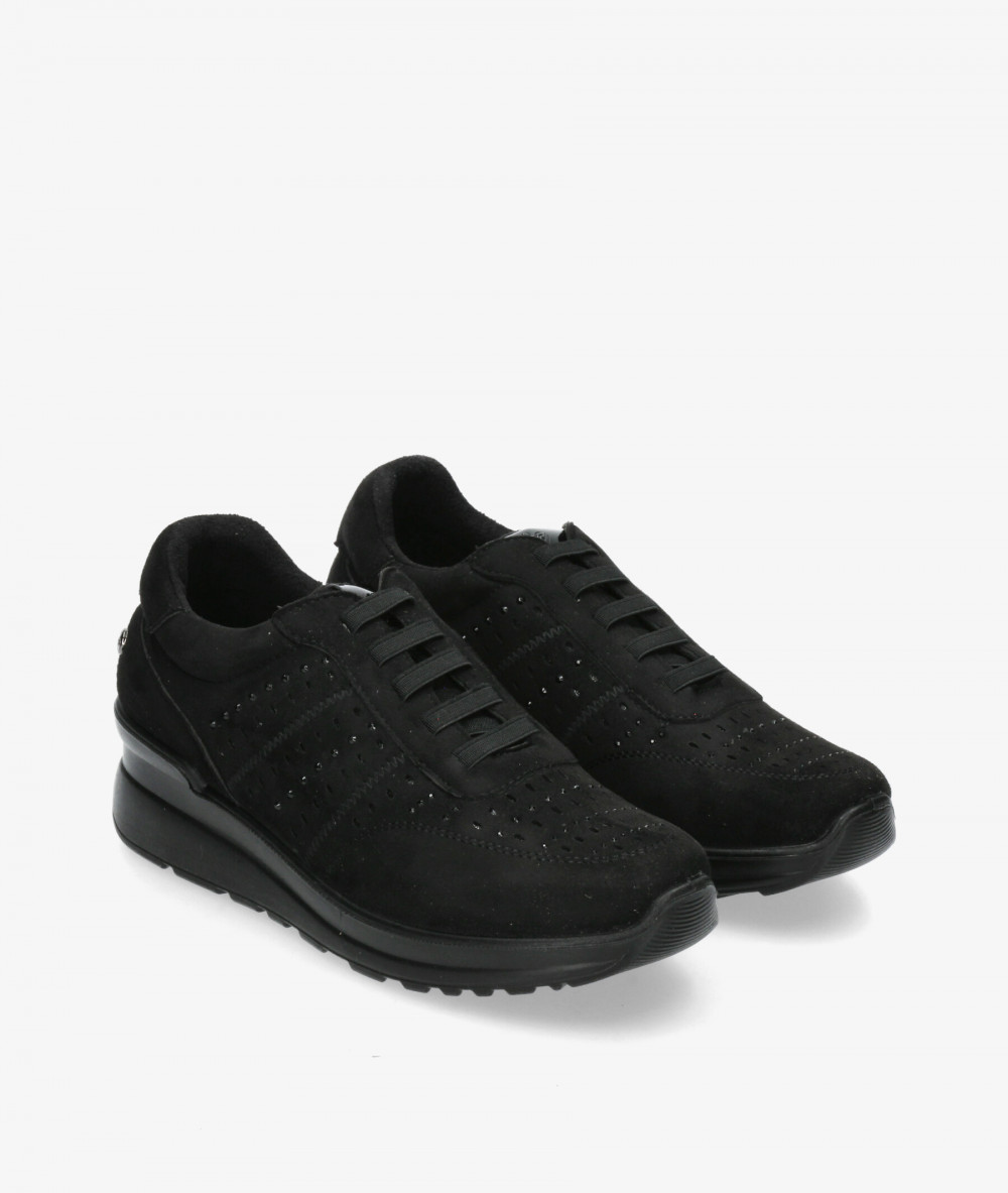 Zapatos confort Amarpies 27000 en negro Zapatos confort Amarpies 27000 en negro