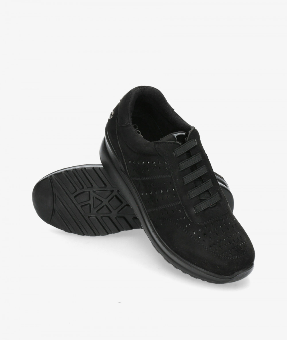 Zapatos confort Amarpies 27000 en negro Zapatos confort Amarpies 27000 en negro
