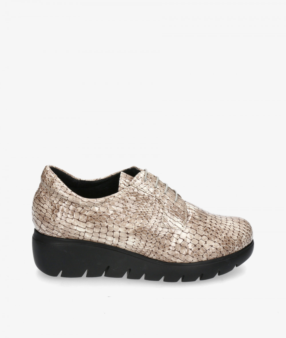 Zapatos confort DOCTOR CUTILLAS 89546 en charol hueso Zapatos confort DOCTOR CUTILLAS 89546 en charol hueso