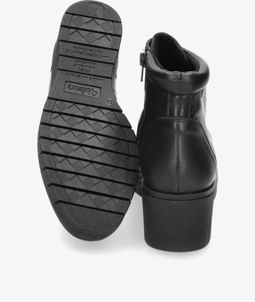 Botines Valeria´s  1541 en negro Botines Valeria´s  1541 en negro