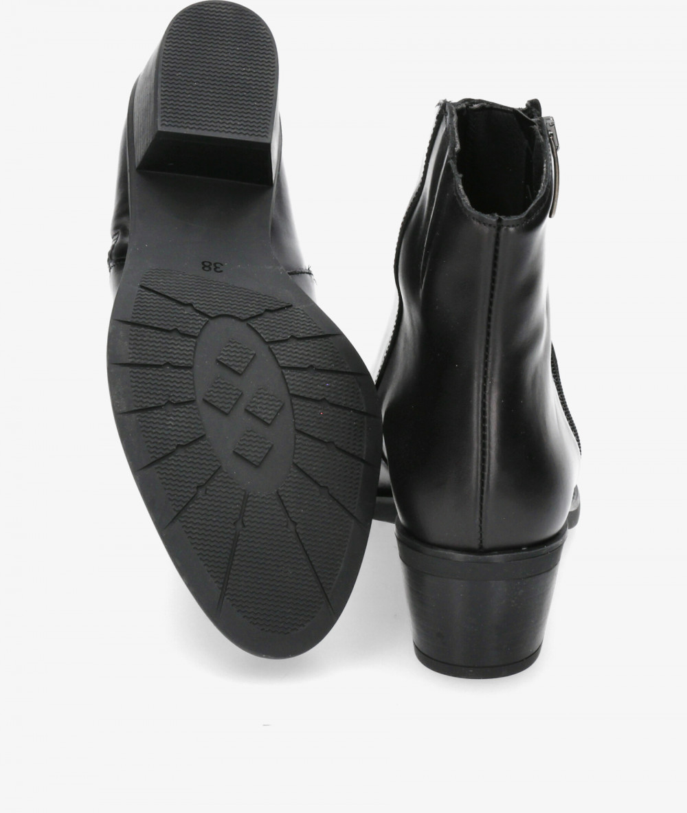 Botines Valeria´s  1583 en negro Botines Valeria´s  1583 en negro