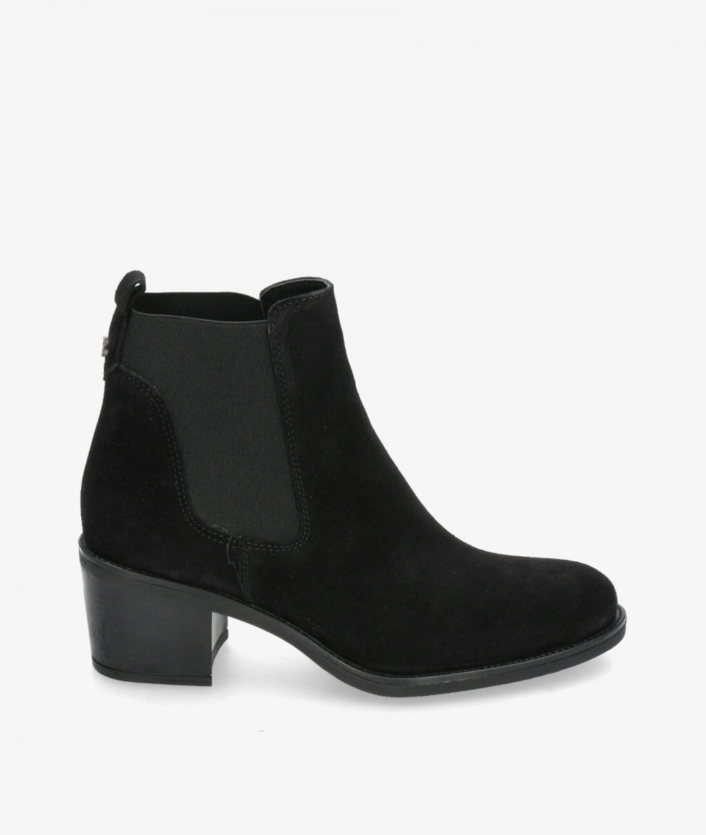 Botines Alpe  2202 en serraje negro Botines Alpe  2202 en serraje negro