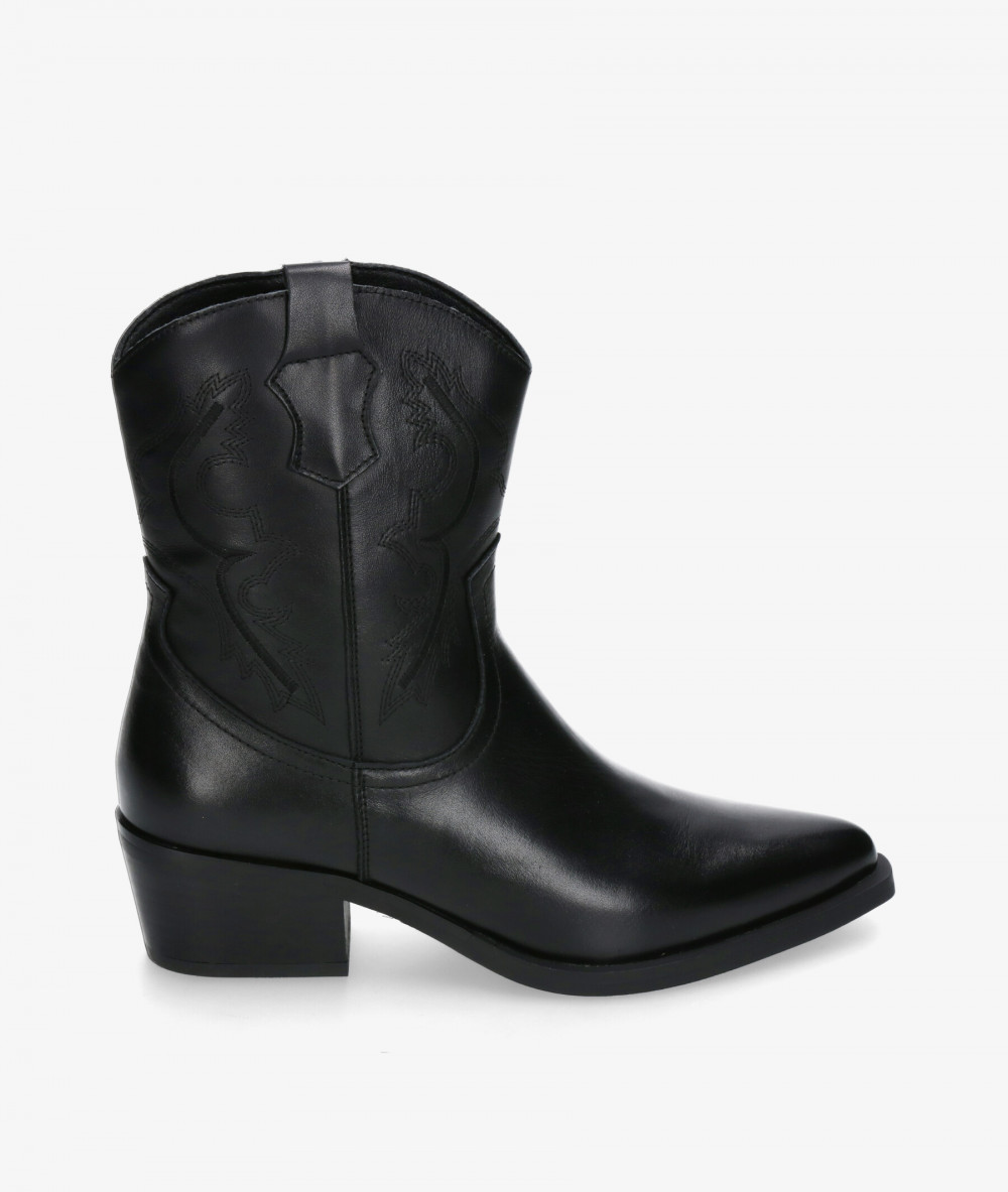 Botines pabloochoa.shoes  05 en negro Botines pabloochoa.shoes  05 en negro