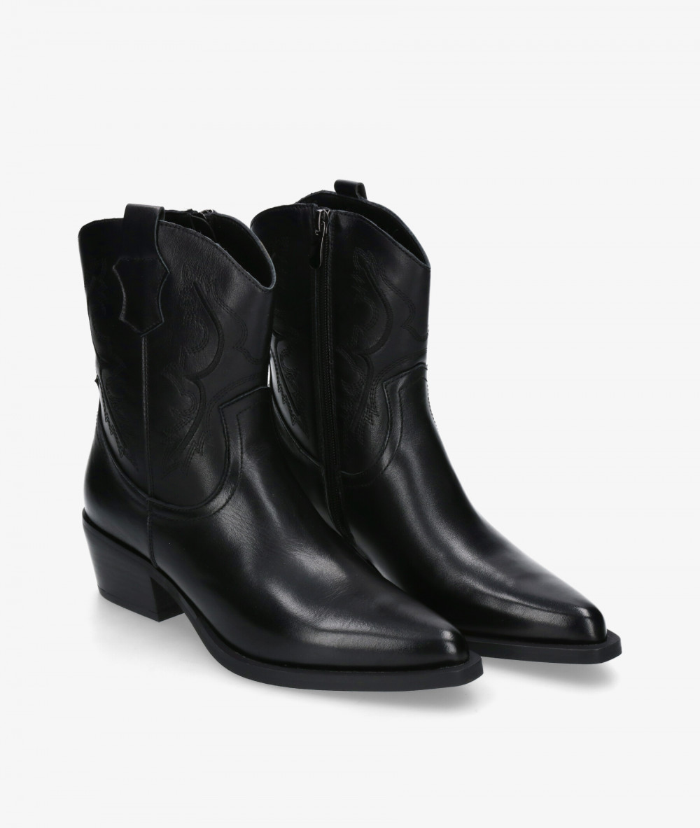 Botines pabloochoa.shoes  05 en negro Botines pabloochoa.shoes  05 en negro