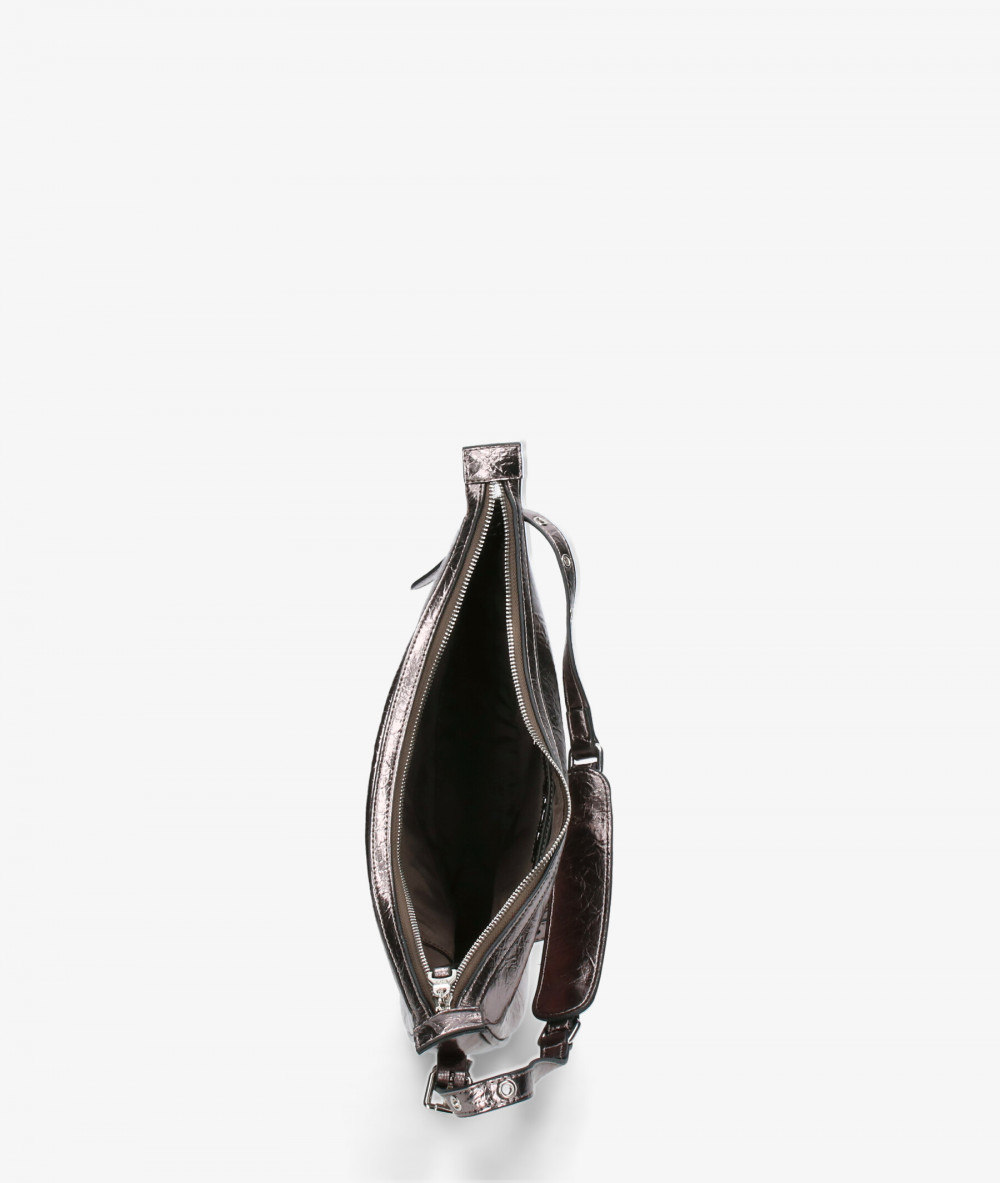 Elevate your look! Our BOLSO de COLGAR collection a combination of design, quality and comfort for your daily outfits