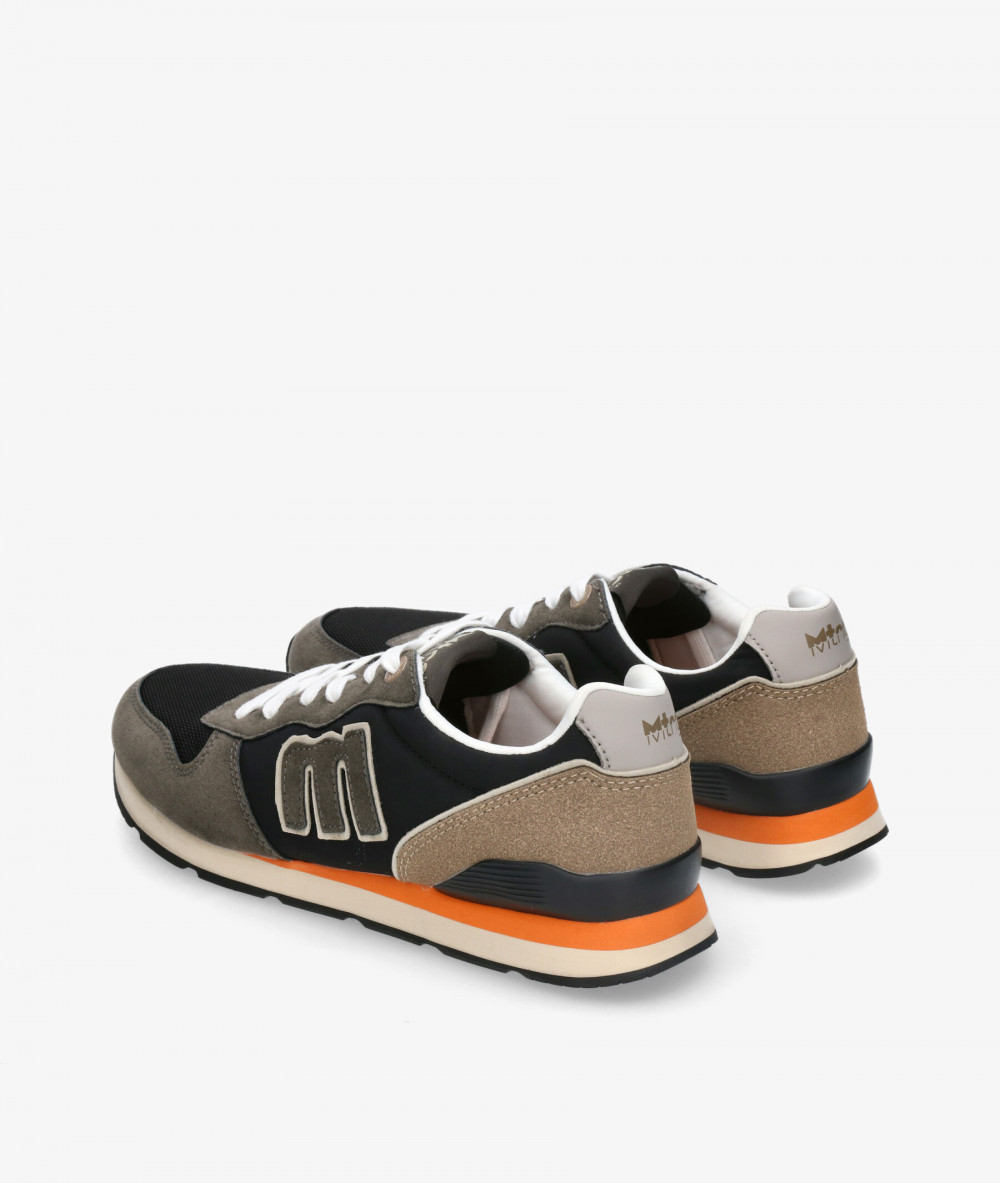 Deportivos Mustang  84467 en negro