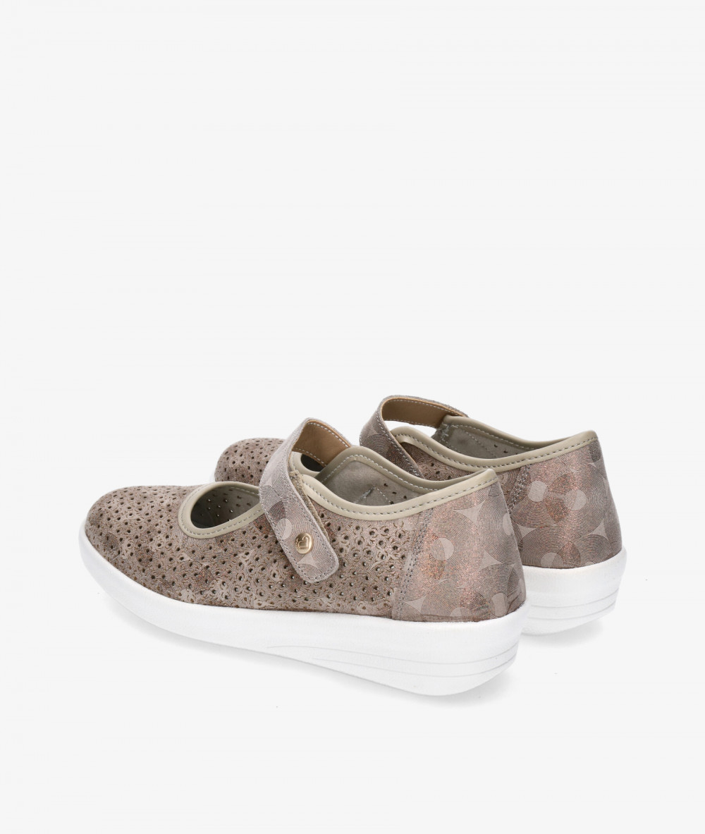 Zapatos confort Amarpies 26385 en topo Zapatos confort Amarpies 26385 en topo