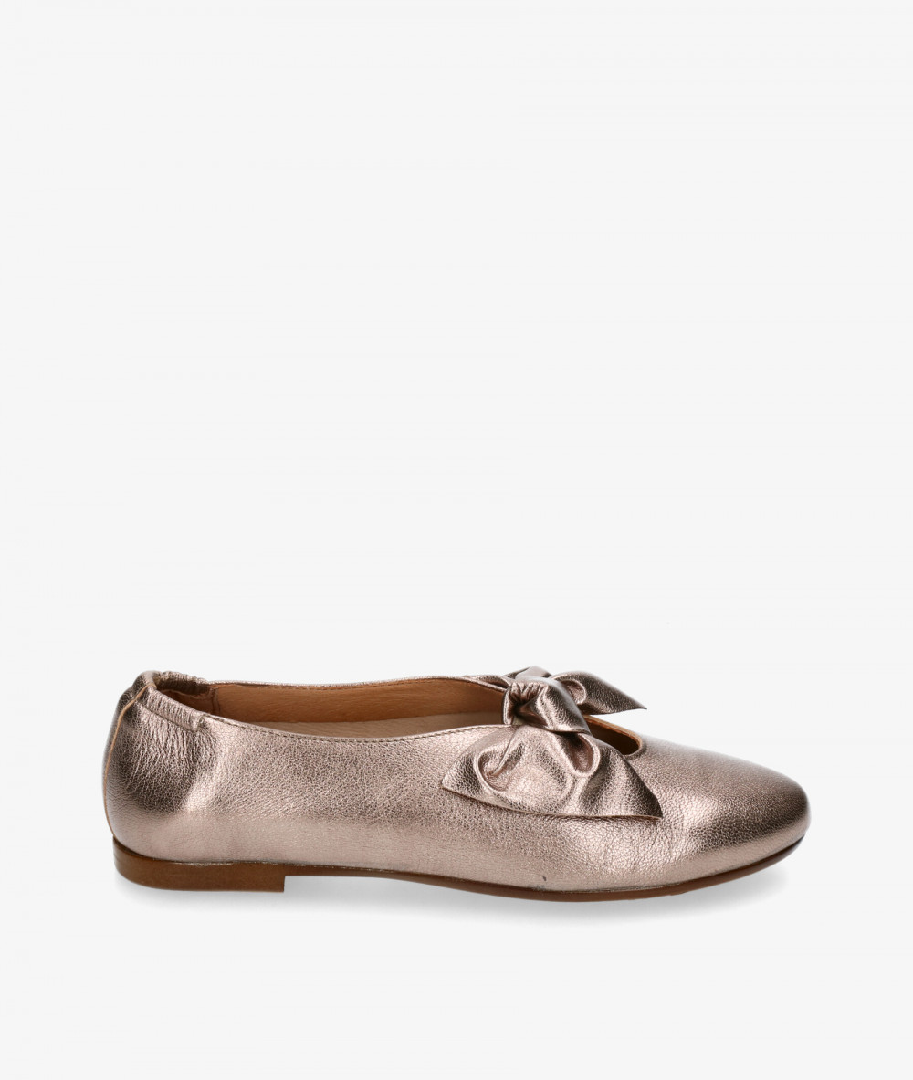 Zapatos de vestir Traveris 91407 en taupe metalizado