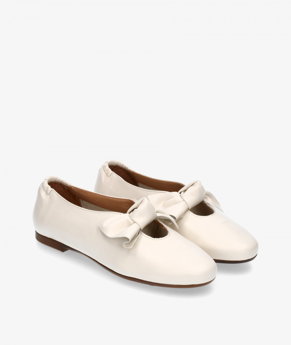 Zapatos de vestir Traveris 91407 en hueso