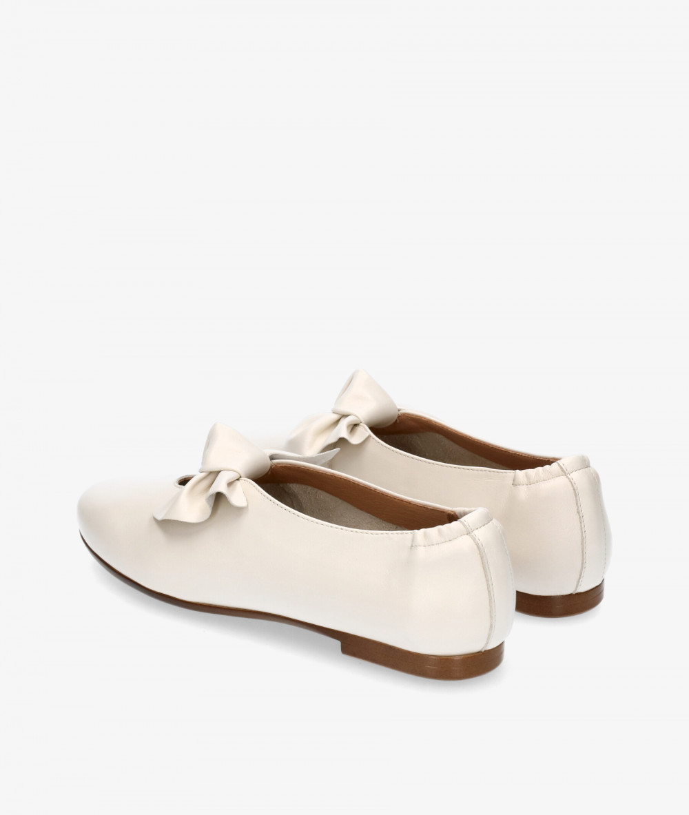 Zapatos de vestir Traveris 91407 en hueso