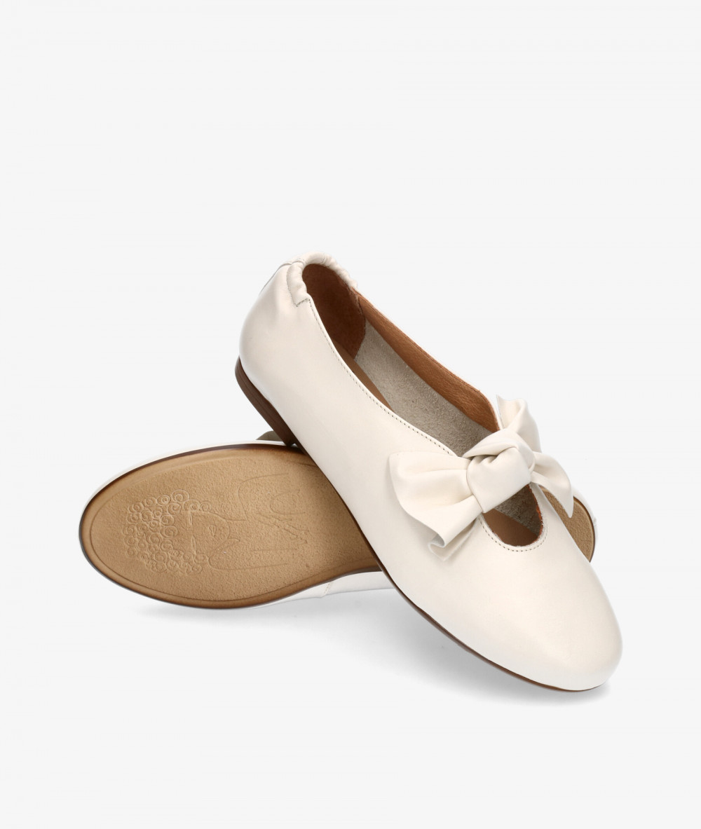 Zapatos de vestir Traveris 91407 en hueso