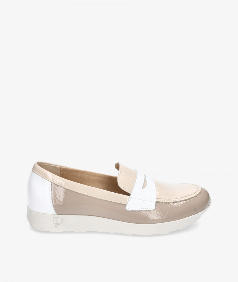 Zapatos confort Pitillos 10420 en charol taupe Zapatos confort Pitillos 10420 en charol taupe