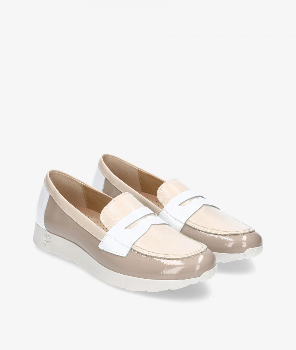 Zapatos confort Pitillos 10420 en charol taupe Zapatos confort Pitillos 10420 en charol taupe