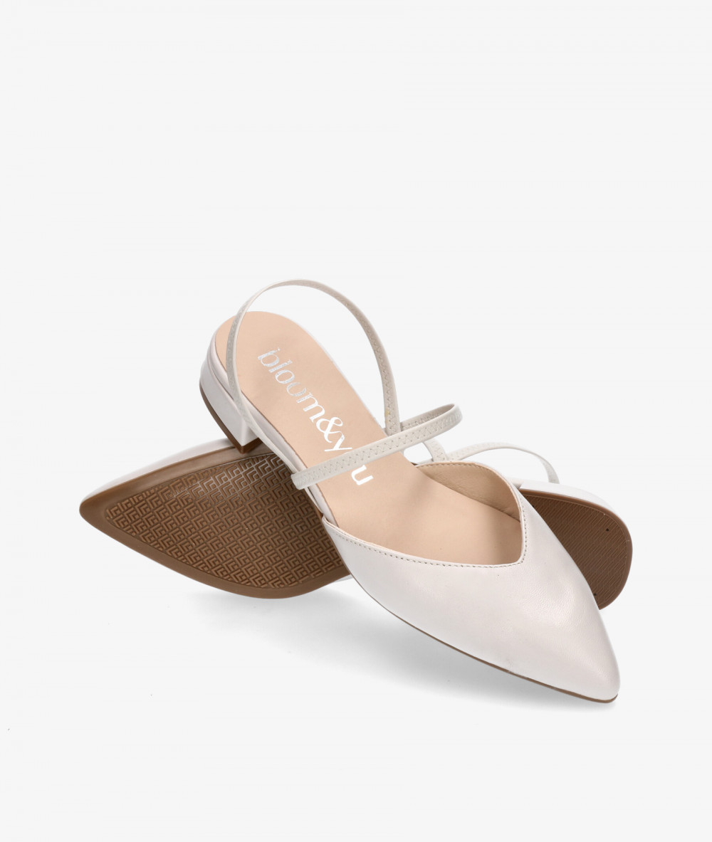 bloom&you Dress low heel shoes FABIOLA in off-white bloom&you Dress low heel shoes FABIOLA in off-white