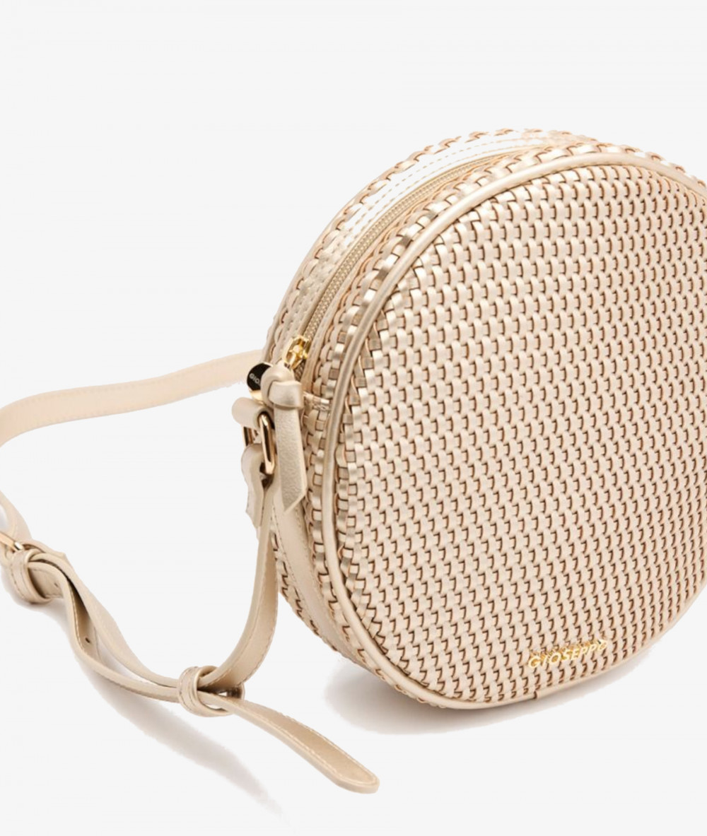 Elevate your look! Our Bag collection a combination of design, quality and comfort for your daily outfits Elevate your look! Our Bag collection a combination of design, quality and comfort for your daily outfits