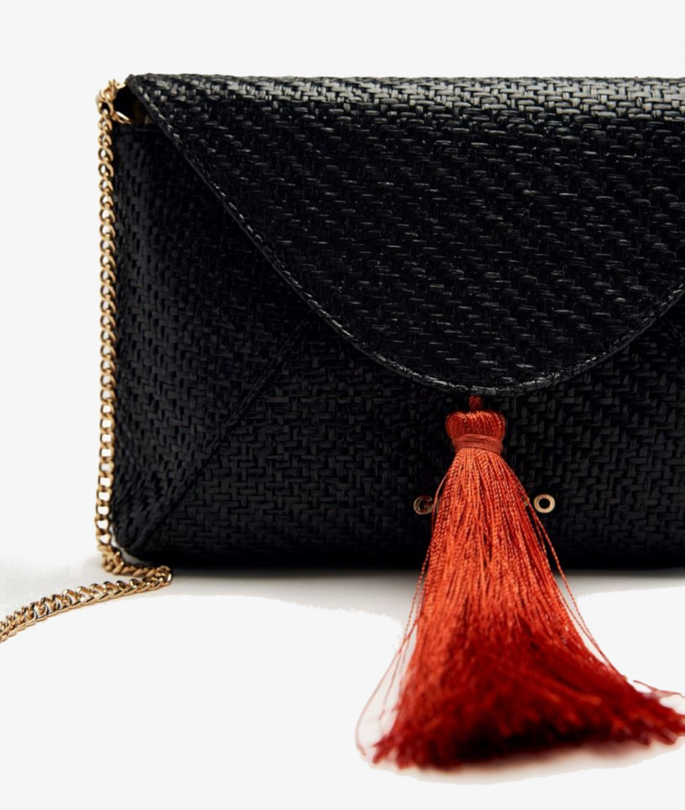 Elevate your look! Our Bag collection a combination of design, quality and comfort for your daily outfits Elevate your look! Our Bag collection a combination of design, quality and comfort for your daily outfits