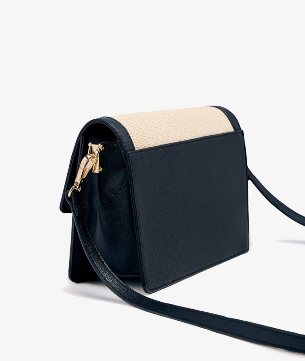 Elevate your look! Our Bag collection a combination of design, quality and comfort for your daily outfits Elevate your look! Our Bag collection a combination of design, quality and comfort for your daily outfits