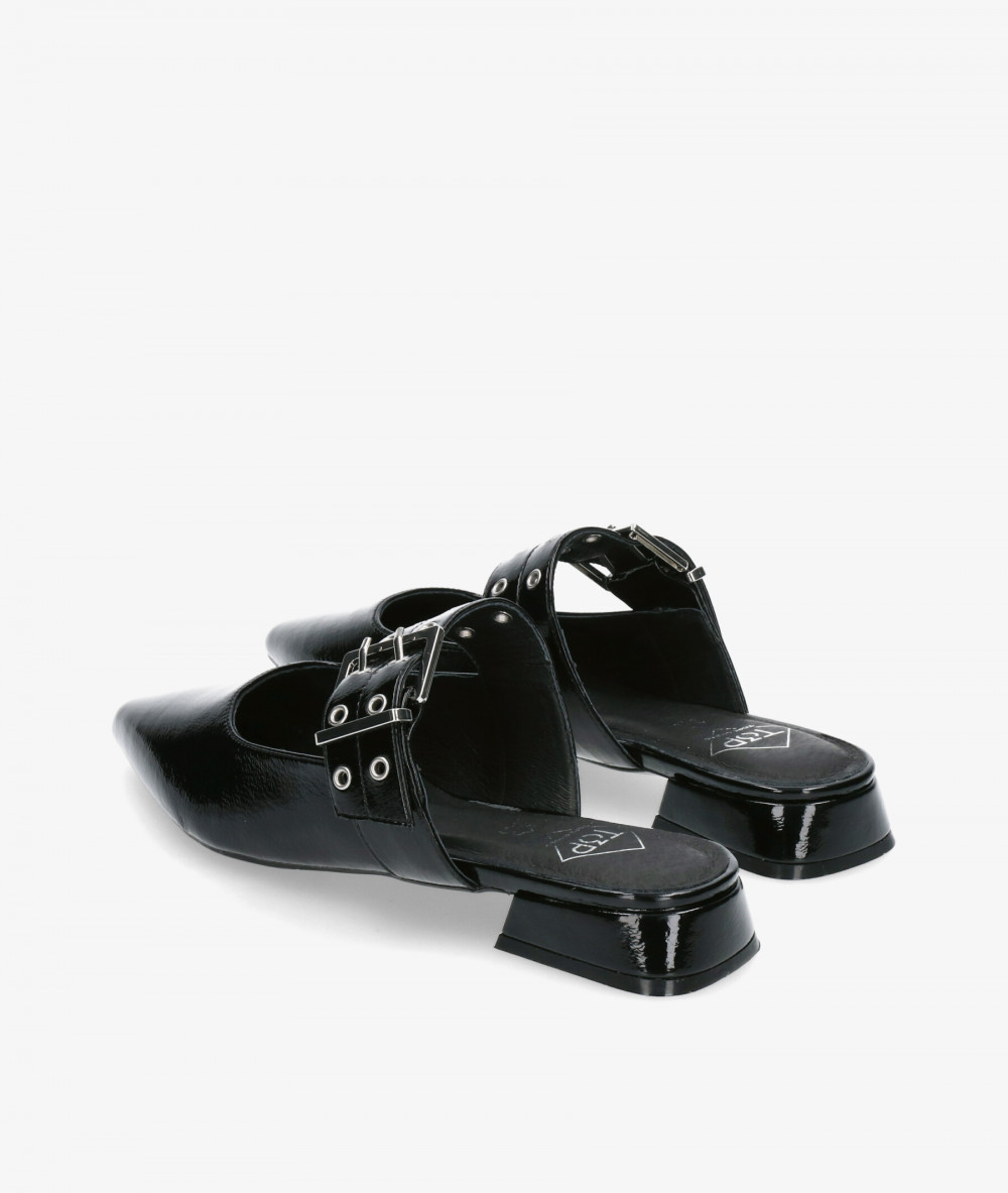 Zuecos pabloochoa.shoes SE25398 en charol negro Zuecos pabloochoa.shoes SE25398 en charol negro