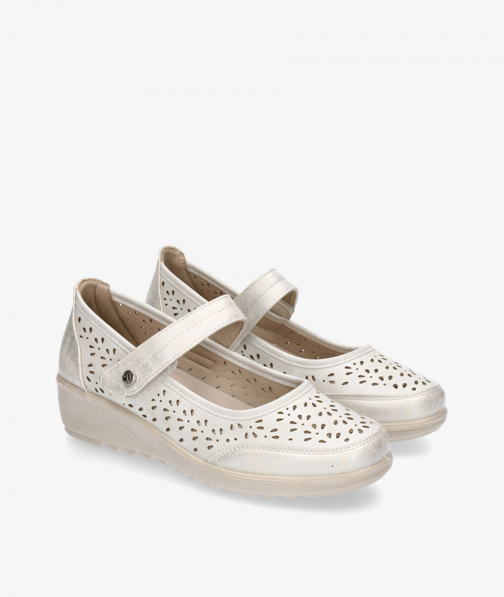 Amarpies Comfort shoes 28336 in off-white