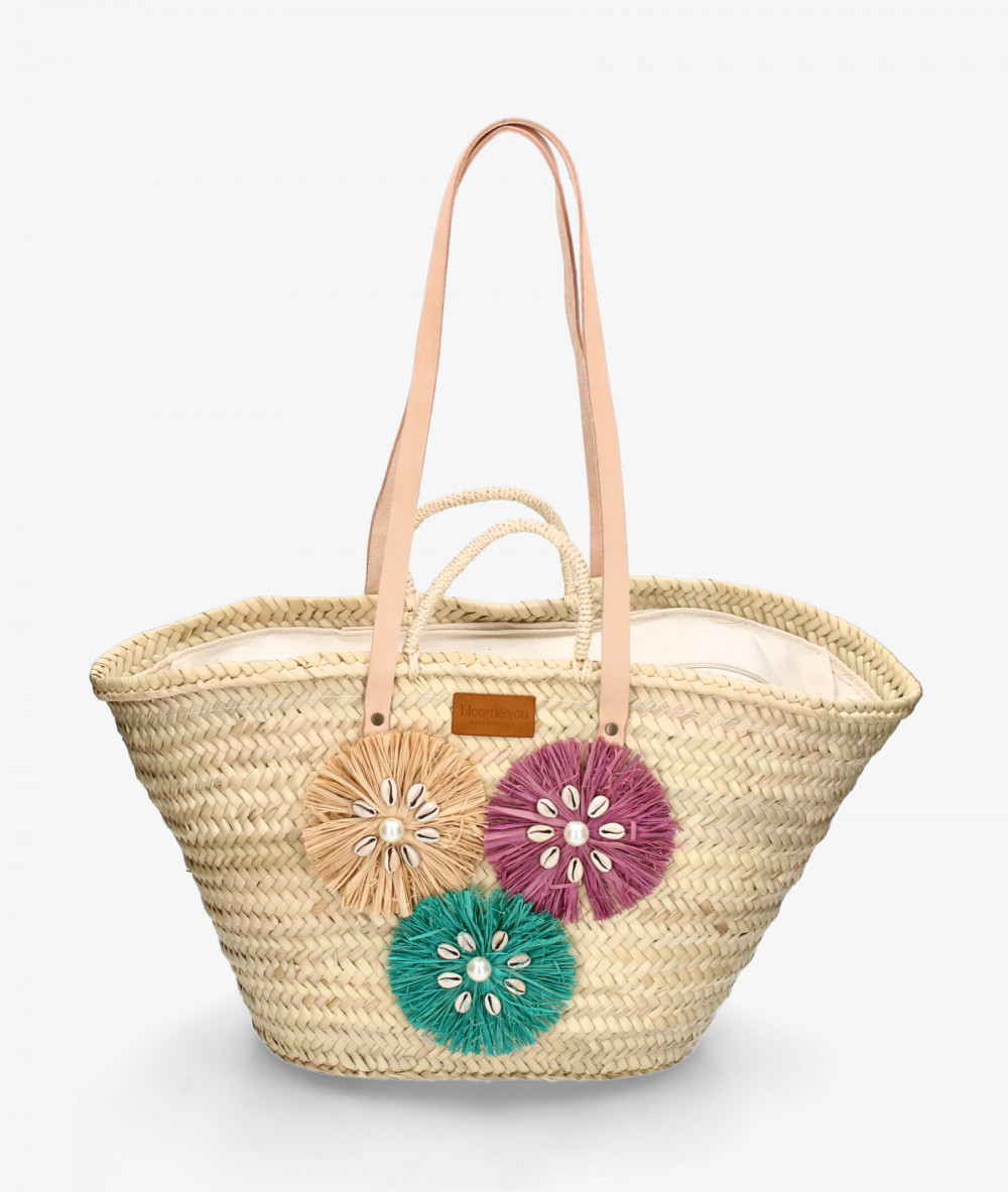 Elevate your look! Our Bag collection a combination of design, quality and comfort for your daily outfits