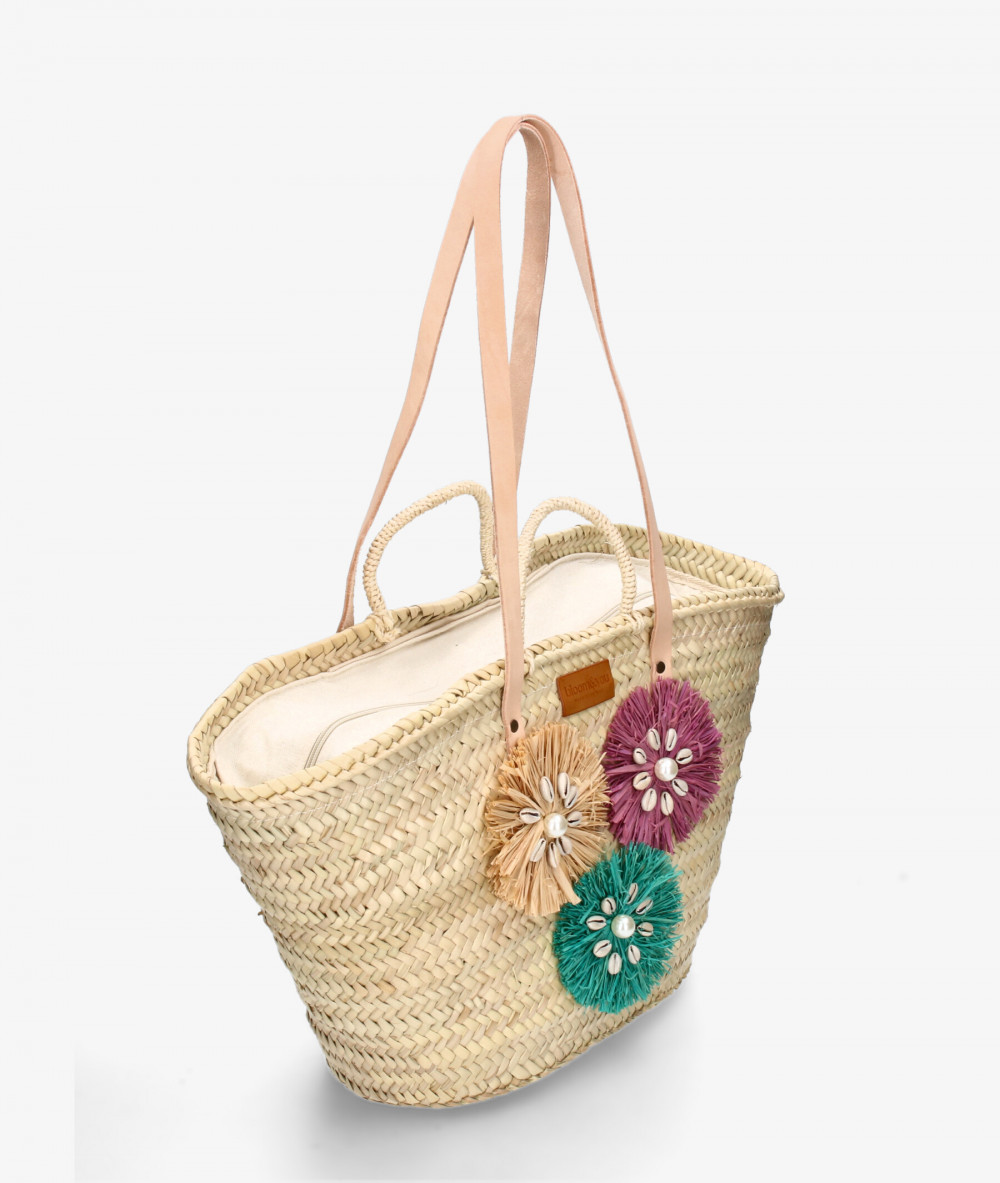 Elevate your look! Our Bag collection a combination of design, quality and comfort for your daily outfits