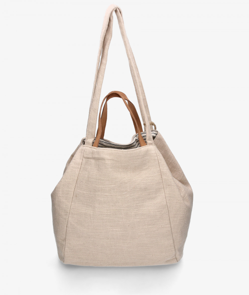 Elevate your look! Our Bag collection a combination of design, quality and comfort for your daily outfits Elevate your look! Our Bag collection a combination of design, quality and comfort for your daily outfits