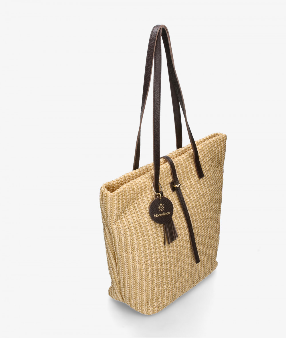 Elevate your look! Our Bag collection a combination of design, quality and comfort for your daily outfits Elevate your look! Our Bag collection a combination of design, quality and comfort for your daily outfits