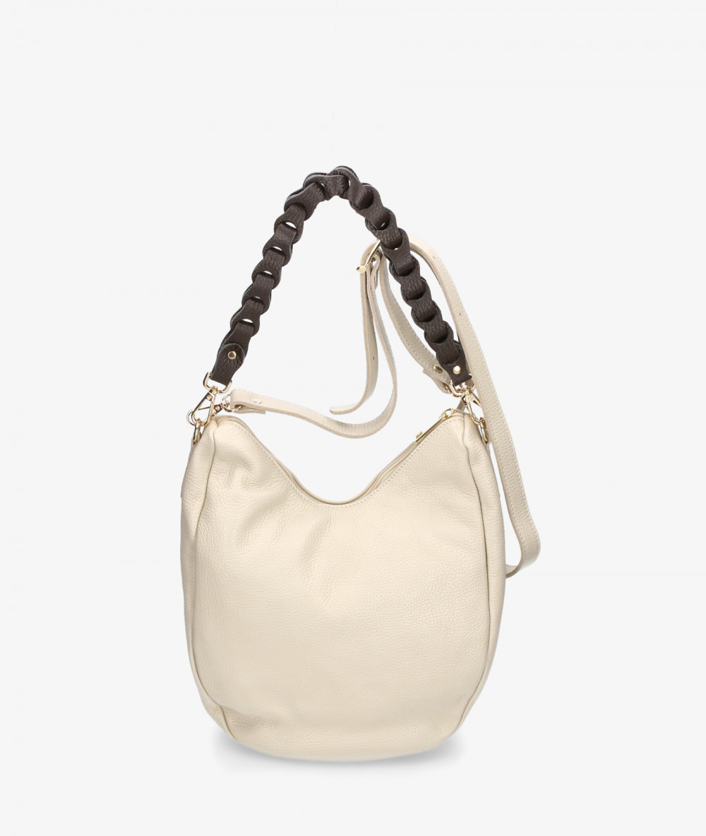 Elevate your look! Our Bag collection a combination of design, quality and comfort for your daily outfits Elevate your look! Our Bag collection a combination of design, quality and comfort for your daily outfits