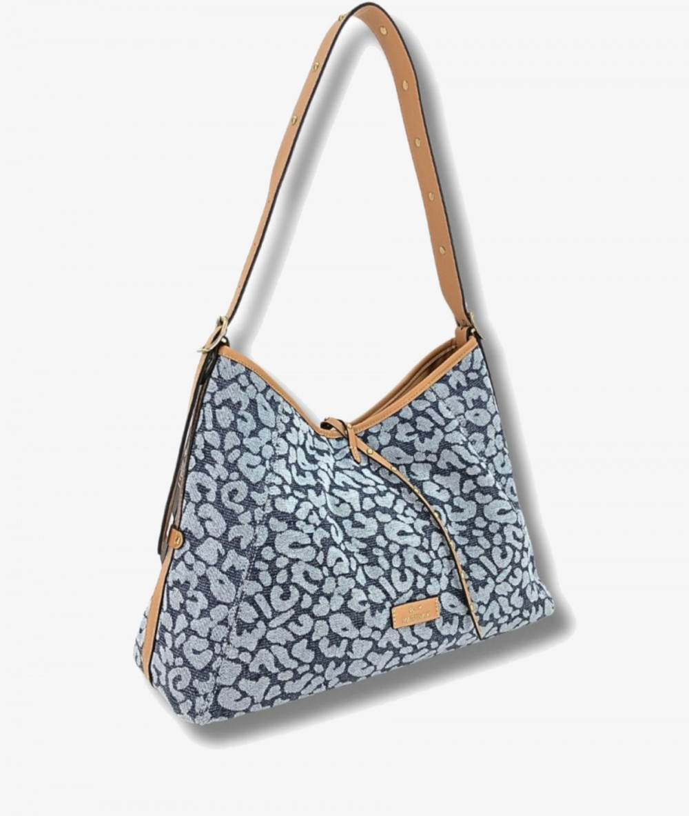 Elevate your look! Our Bag collection a combination of design, quality and comfort for your daily outfits Elevate your look! Our Bag collection a combination of design, quality and comfort for your daily outfits