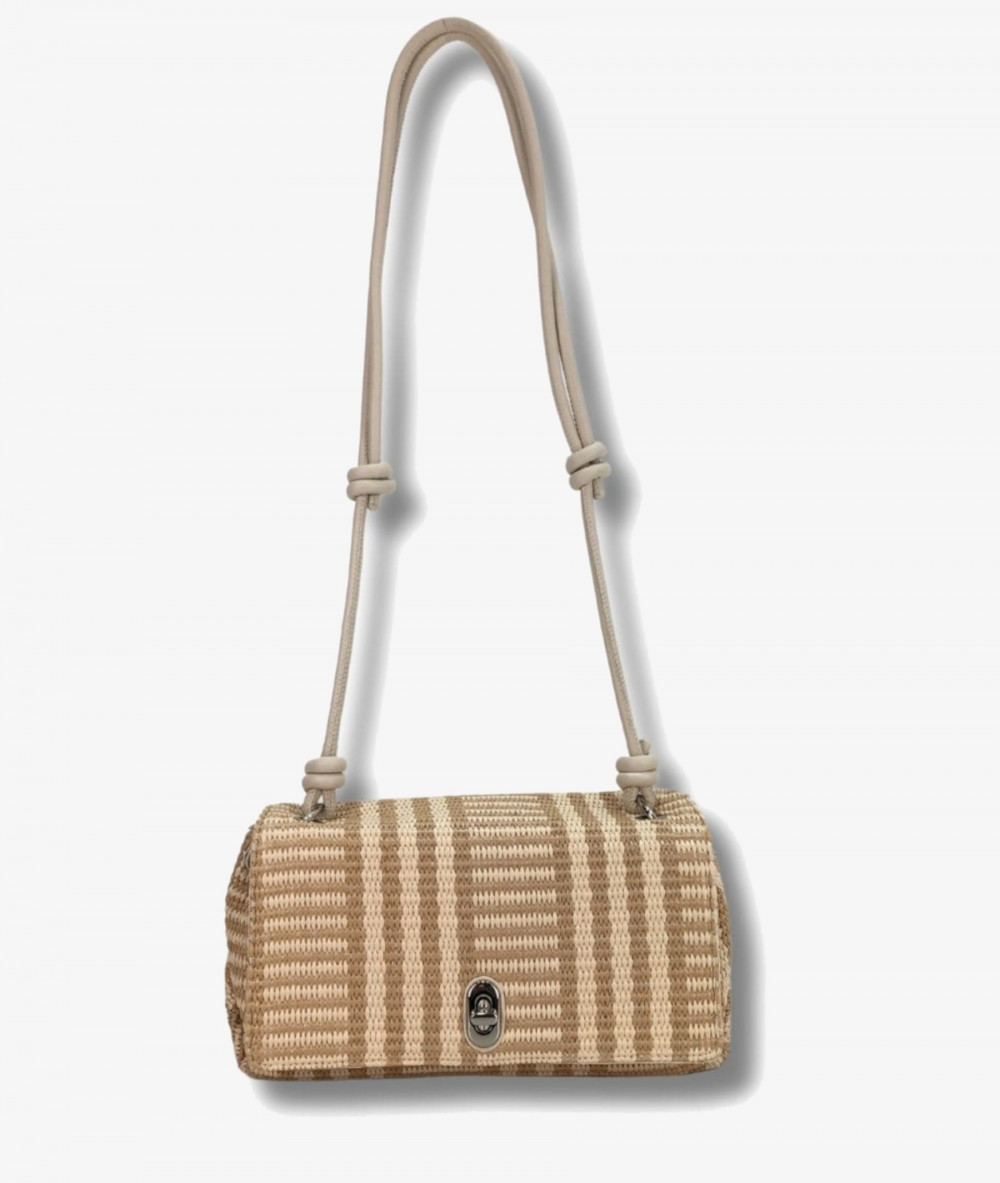 Elevate your look! Our Bag collection a combination of design, quality and comfort for your daily outfits Elevate your look! Our Bag collection a combination of design, quality and comfort for your daily outfits