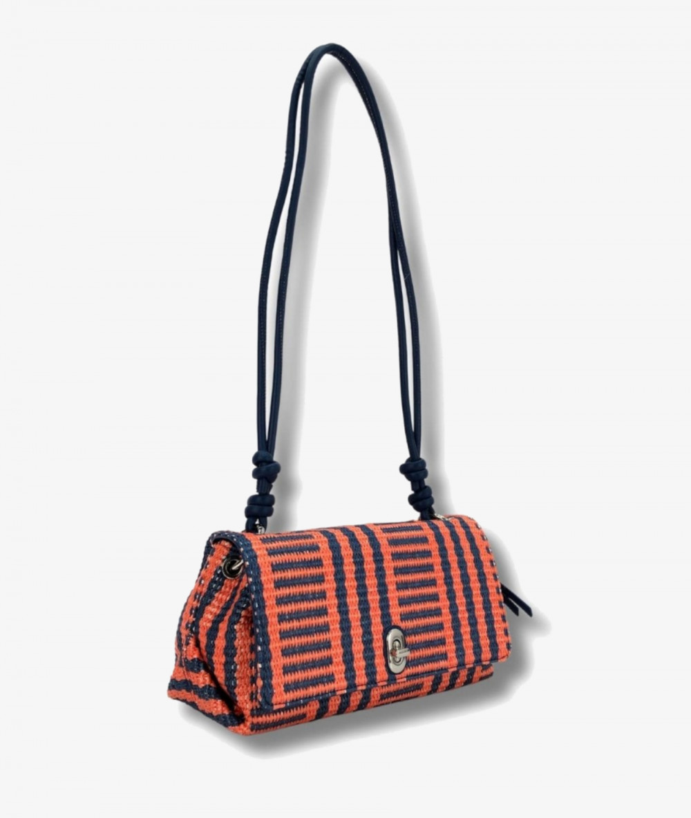 Elevate your look! Our Bag collection a combination of design, quality and comfort for your daily outfits Elevate your look! Our Bag collection a combination of design, quality and comfort for your daily outfits