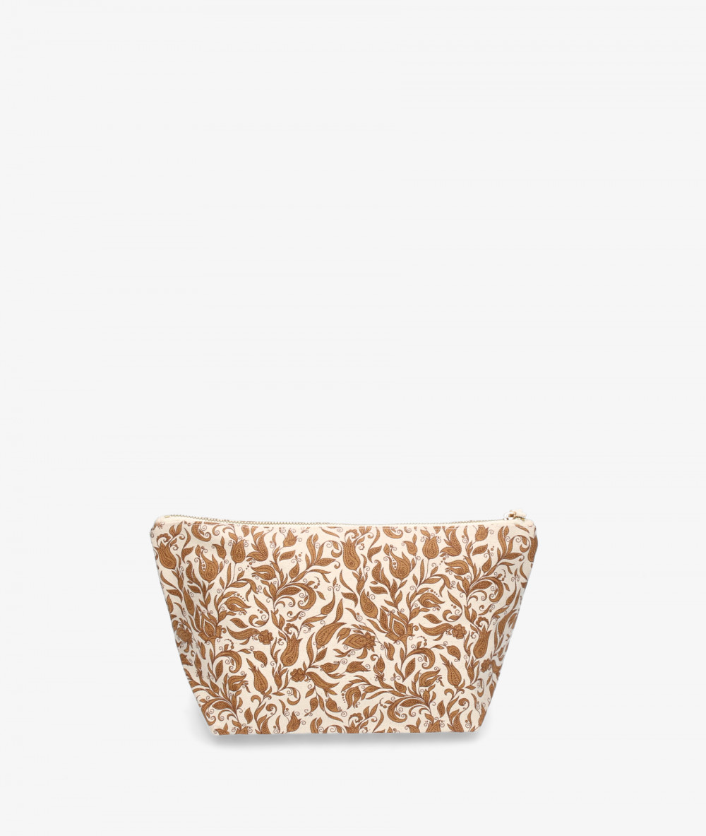 Elevate your look! Our NECESER collection a combination of design, quality and comfort for your daily outfits