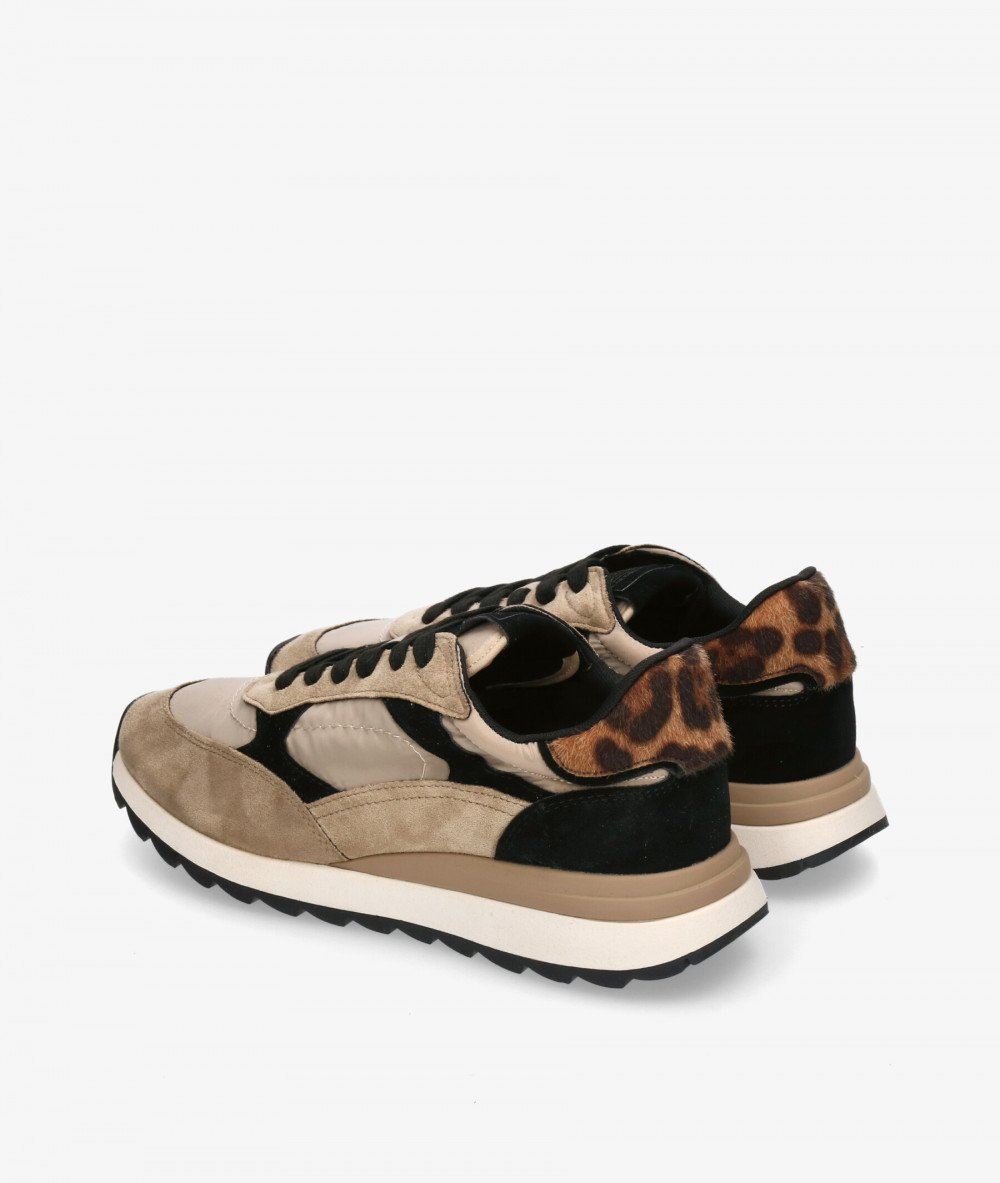 Deportivos CORINA  M5550 en beige Deportivos CORINA  M5550 en beige