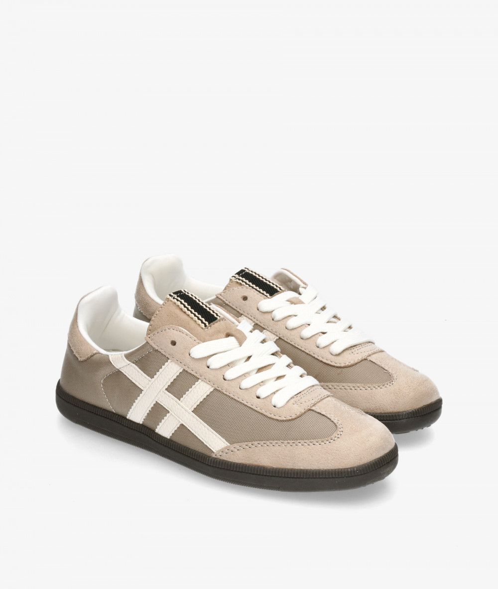 Deportivos CORINA  M5520 en beige Deportivos CORINA  M5520 en beige