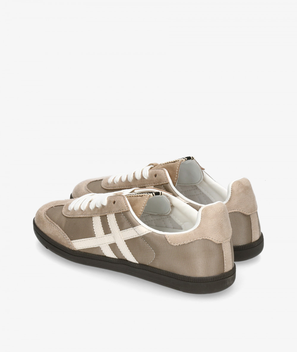 Deportivos CORINA  M5520 en beige Deportivos CORINA  M5520 en beige