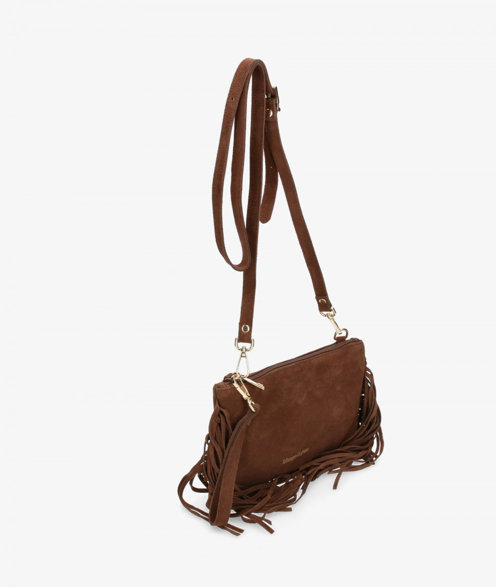 Elevate your look! Our Bag collection a combination of design, quality and comfort for your daily outfits Elevate your look! Our Bag collection a combination of design, quality and comfort for your daily outfits