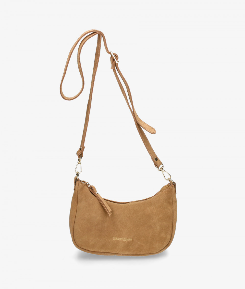 Elevate your look! Our Bag collection a combination of design, quality and comfort for your daily outfits Elevate your look! Our Bag collection a combination of design, quality and comfort for your daily outfits
