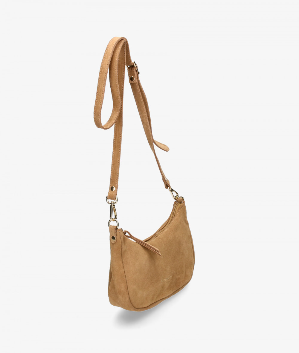 Elevate your look! Our Bag collection a combination of design, quality and comfort for your daily outfits Elevate your look! Our Bag collection a combination of design, quality and comfort for your daily outfits