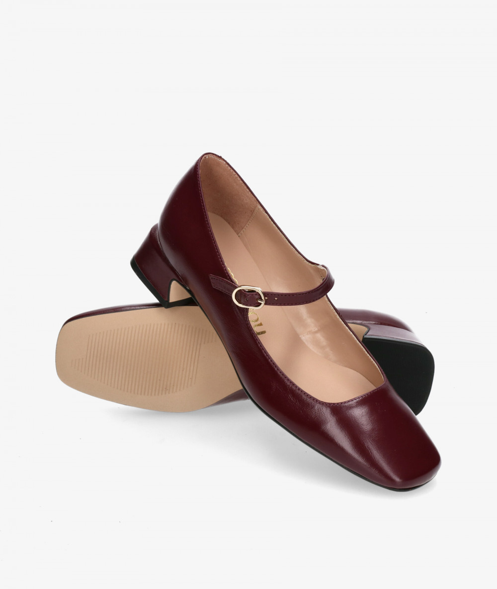 bloom&you Mercedes SOFIA in burgundy bloom&you Mercedes SOFIA in burgundy
