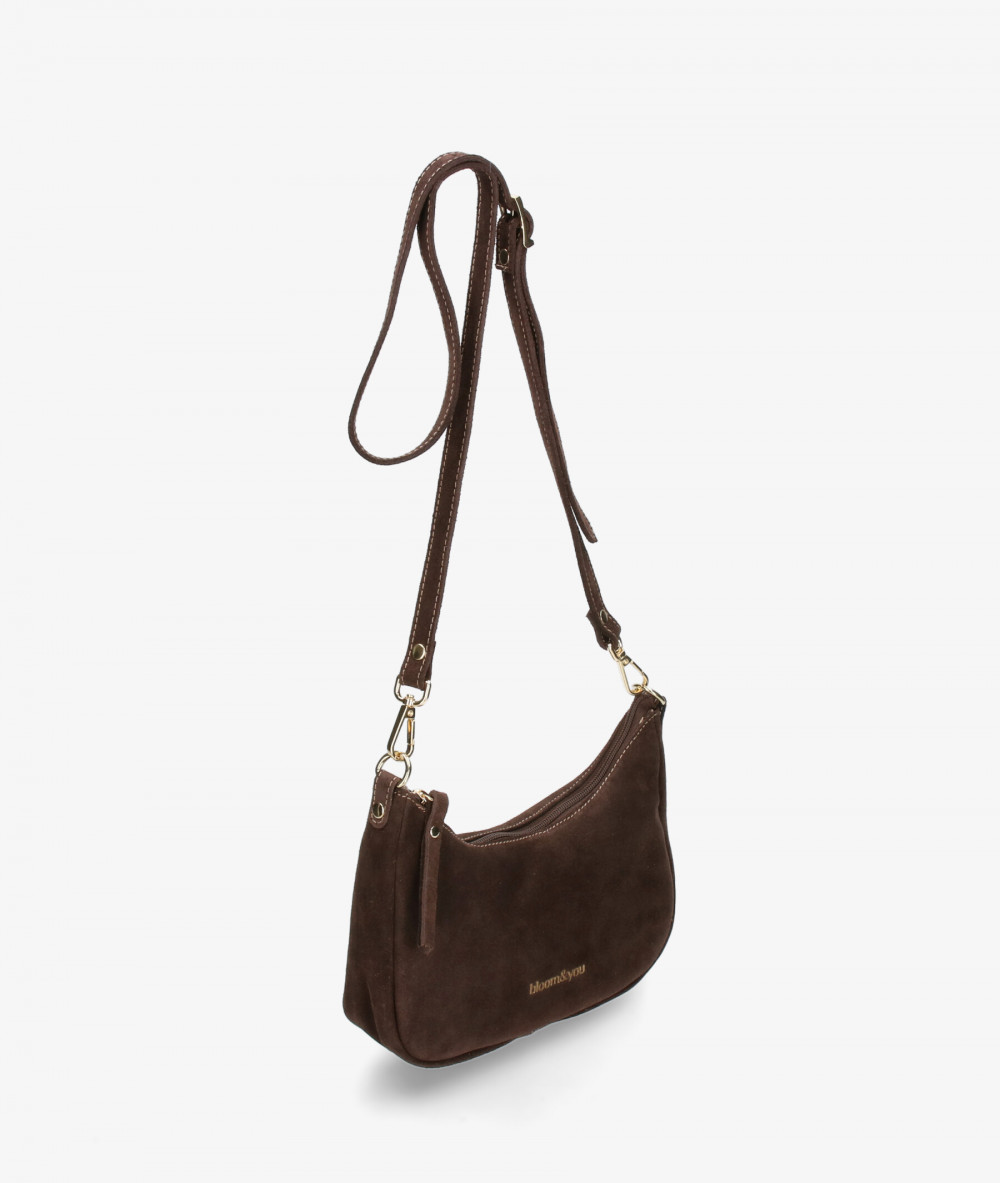 Elevate your look! Our Bag collection a combination of design, quality and comfort for your daily outfits Elevate your look! Our Bag collection a combination of design, quality and comfort for your daily outfits