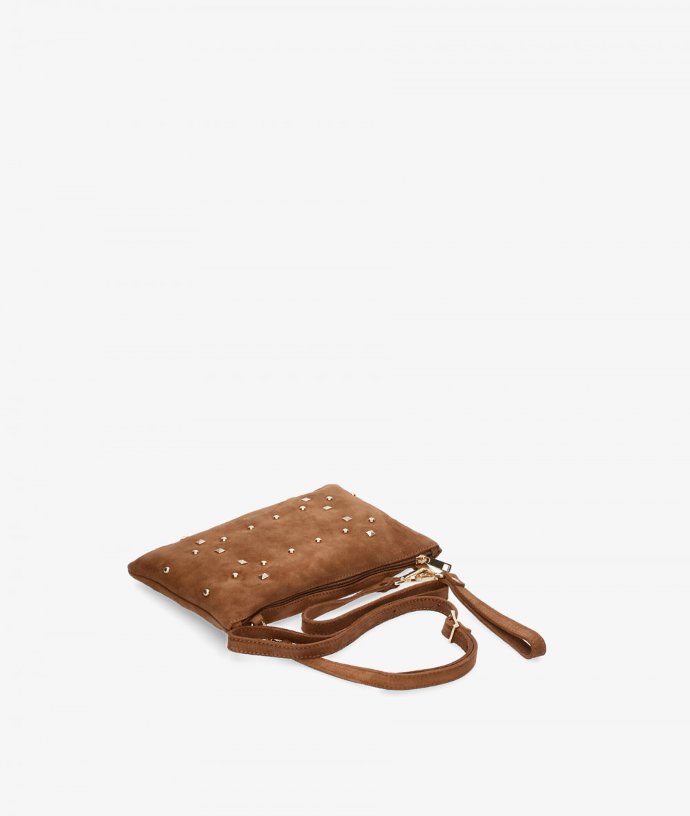 Elevate your look! Our Clutch bag collection a combination of design, quality and comfort for your daily outfits Elevate your look! Our Clutch bag collection a combination of design, quality and comfort for your daily outfits