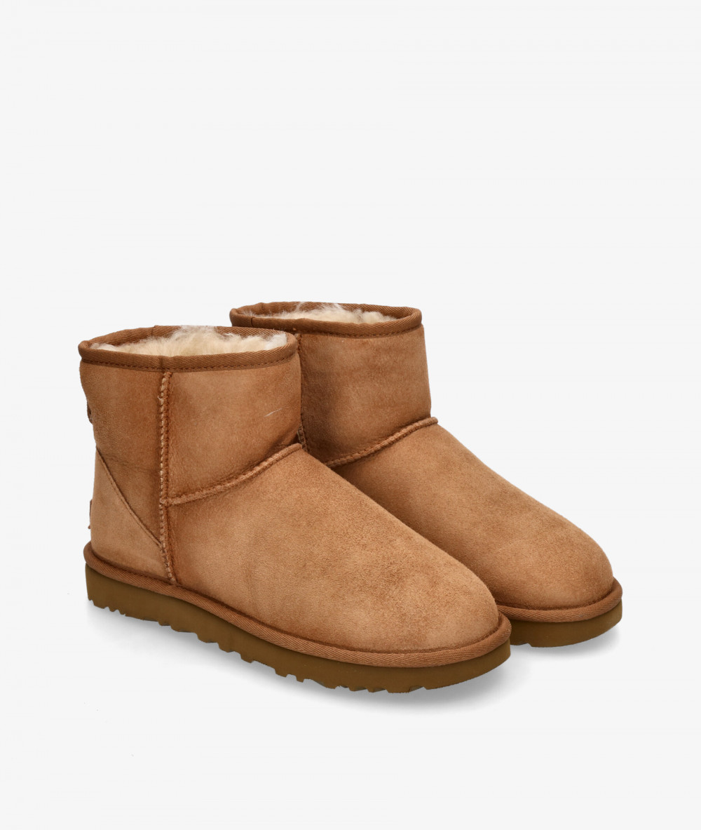 Botines UGG  CLASSIC MINI II en cuero Botines UGG  CLASSIC MINI II en cuero
