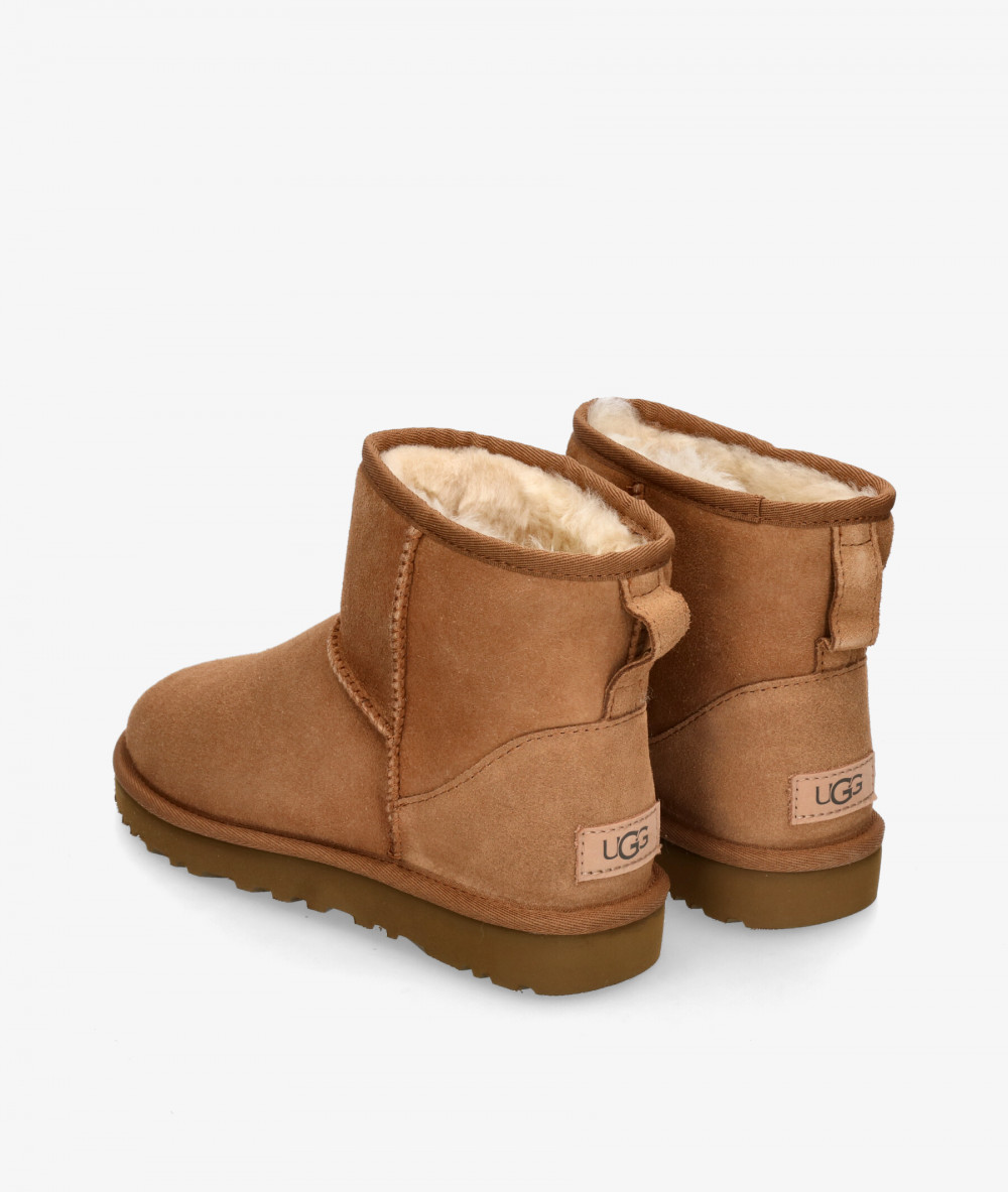Botines UGG  CLASSIC MINI II en cuero Botines UGG  CLASSIC MINI II en cuero