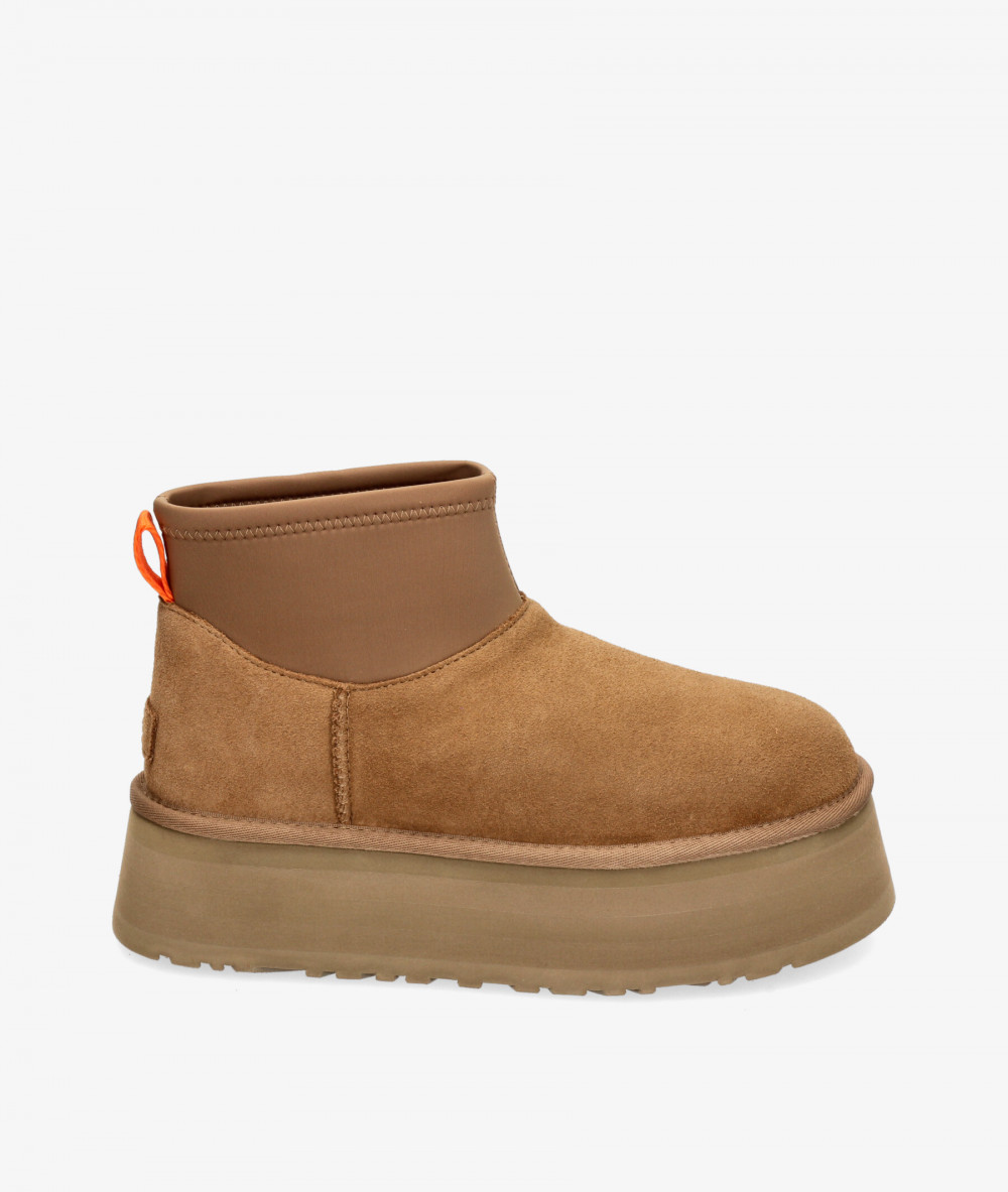 Botines UGG CLASSIC MINI DIPPER en cuero