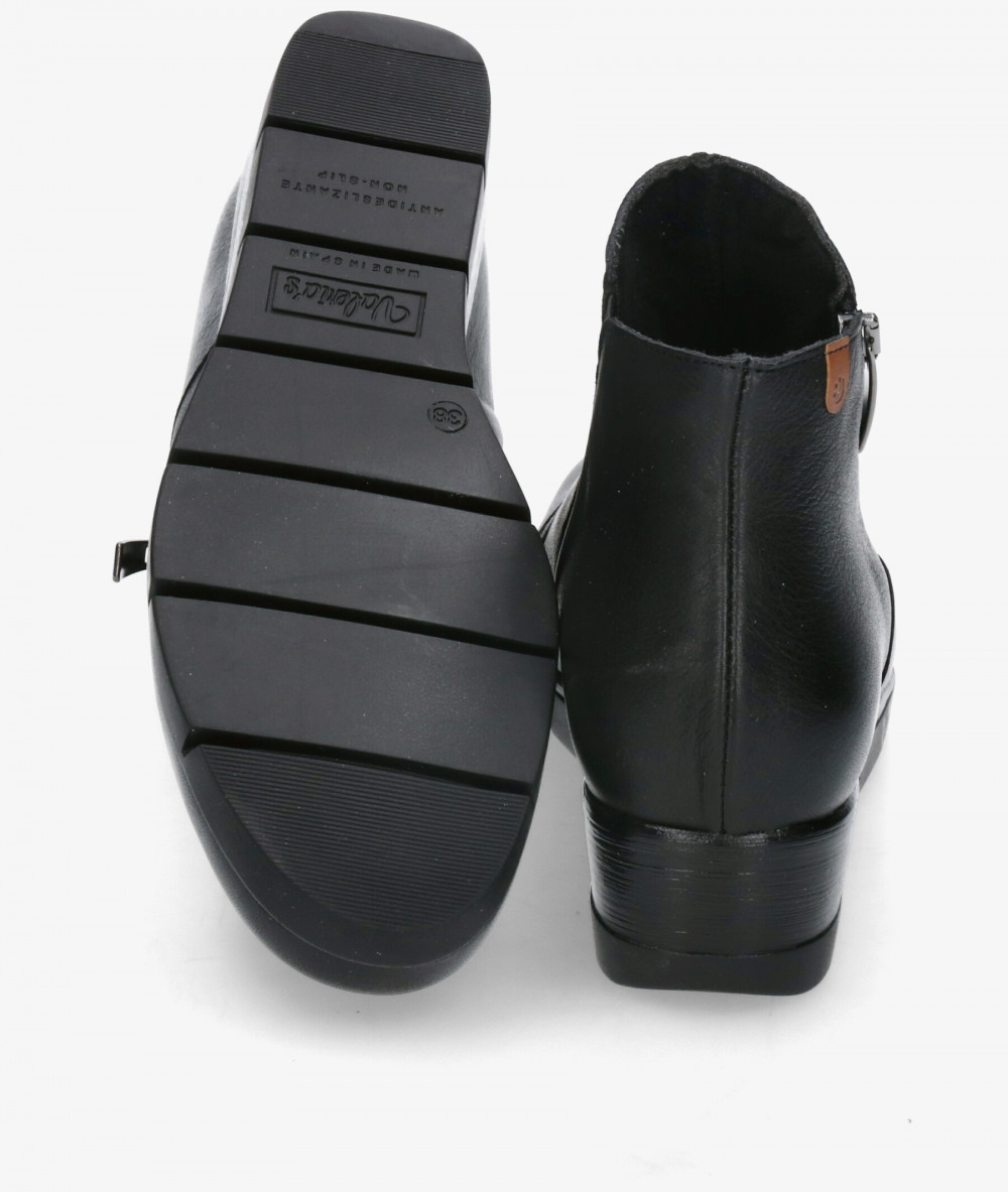 Botines Valeria´s  9511 en negro Botines Valeria´s  9511 en negro