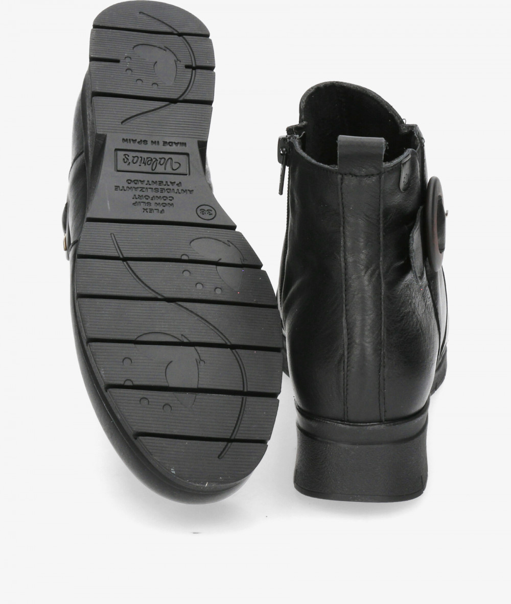 Botines Valeria´s  2389 en negro Botines Valeria´s  2389 en negro