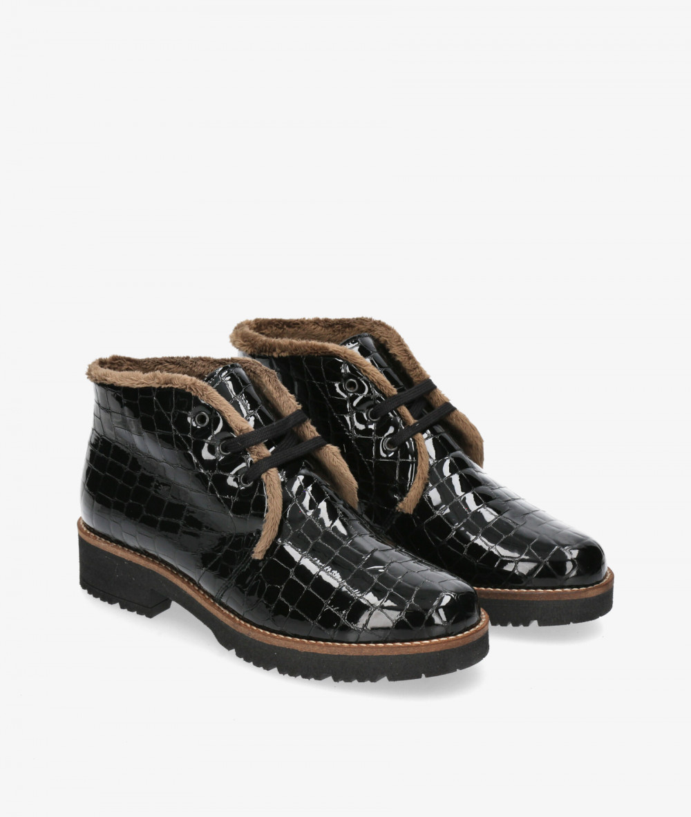 Botines Pitillos  10773 en charol negro Botines Pitillos  10773 en charol negro