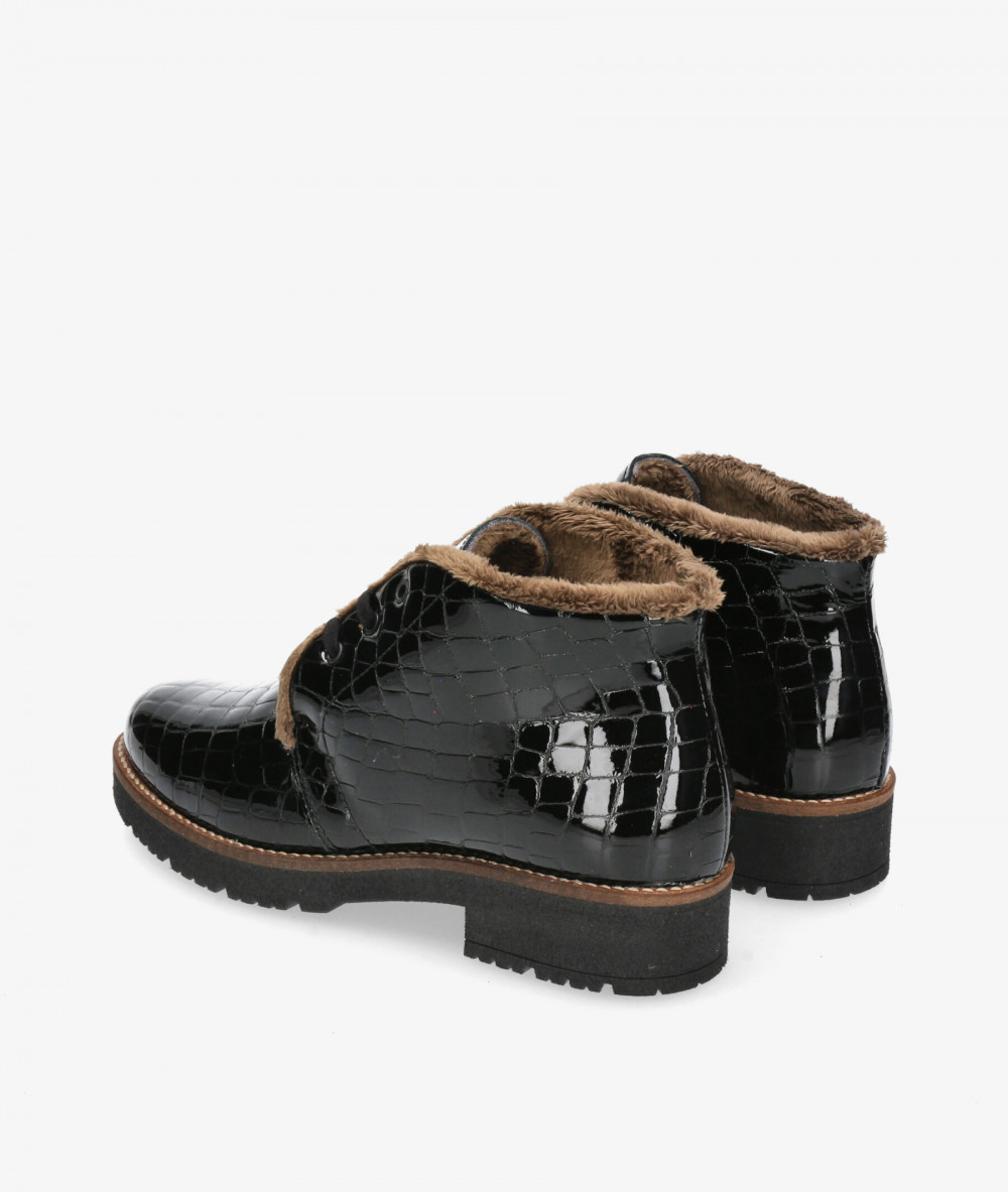 Botines Pitillos  10773 en charol negro Botines Pitillos  10773 en charol negro