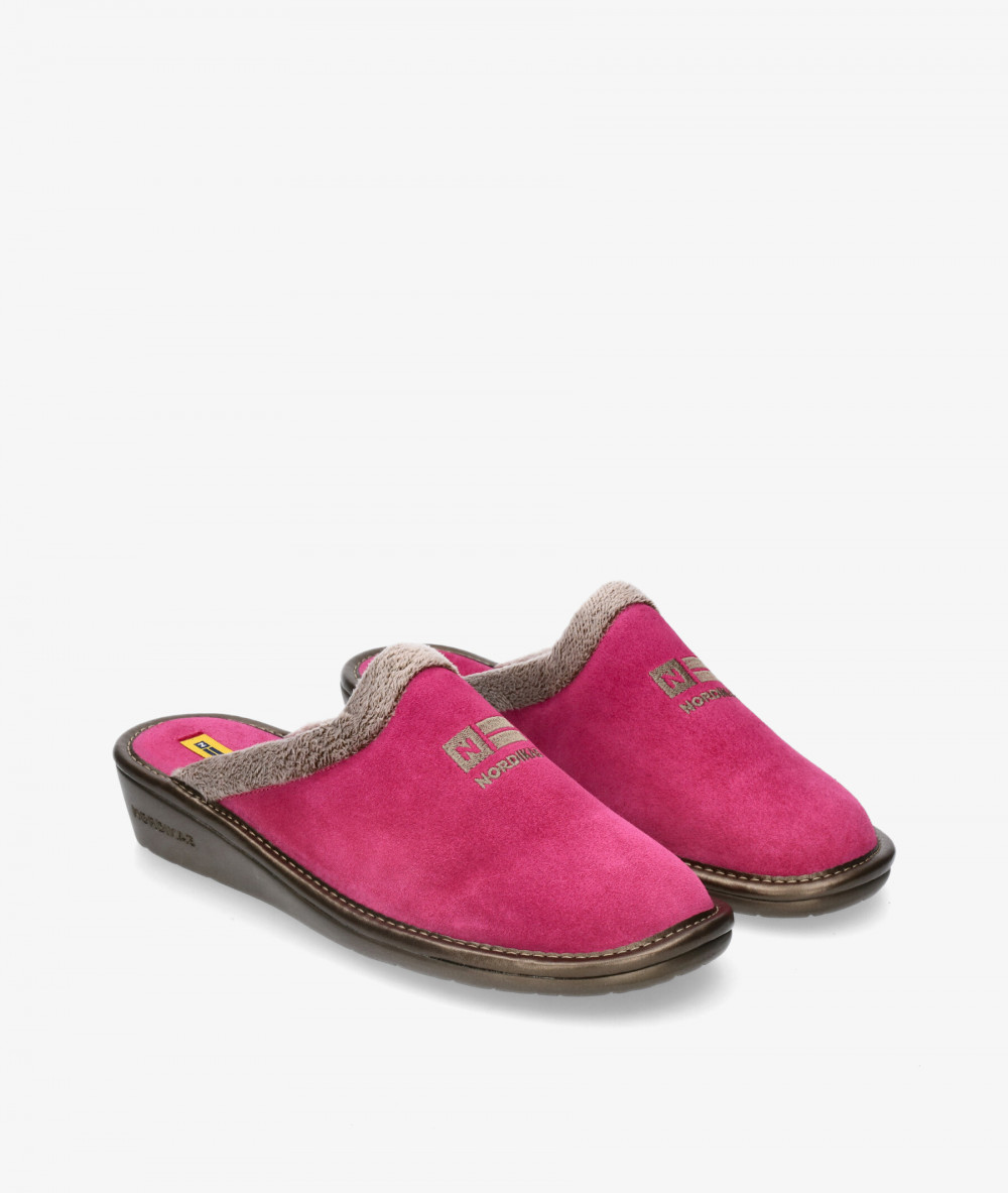 Chinela Nordikas 238-O/8  en serraje fucsia Chinela Nordikas 238-O/8  en serraje fucsia